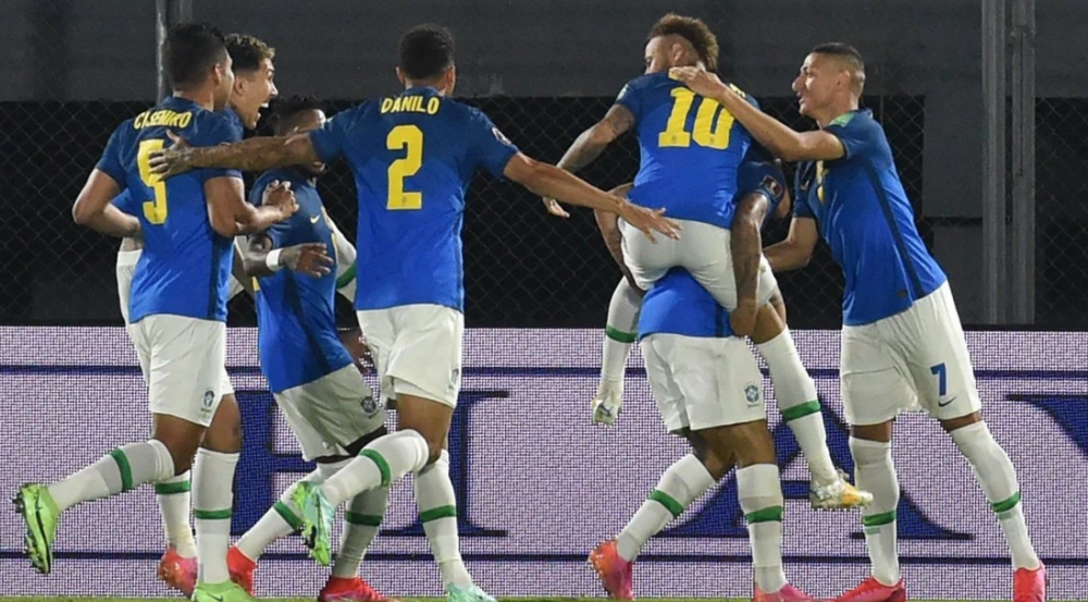 5 لقطات خالدة في تاريخ كأس العالم من مارادونا إلى سواريز