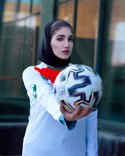 أدين جيكو يكشف عن ذكرياته مع محمد صلاح وتوقعاته لمونديال قطر 2022